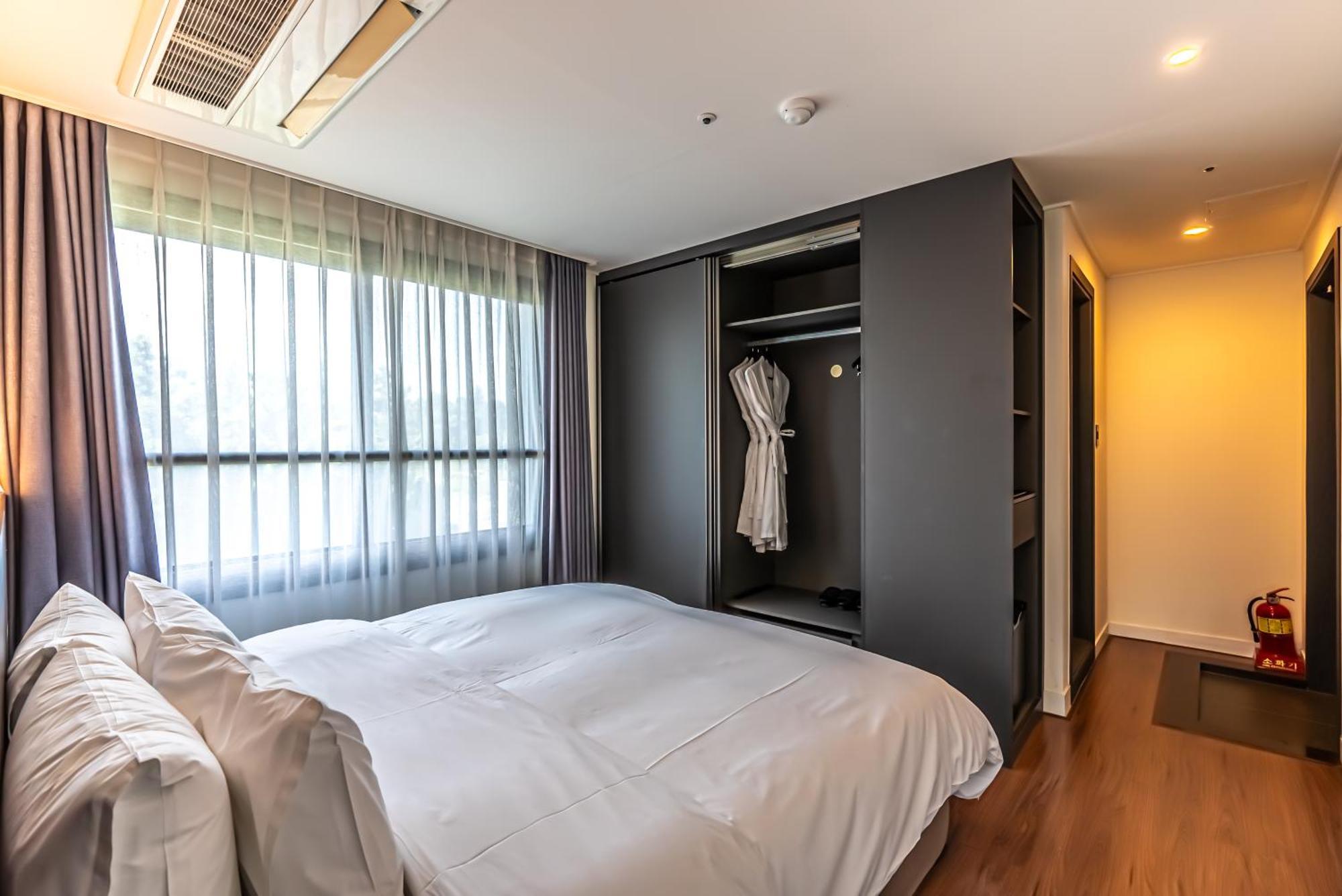 Hotel The Grang Jungmun ソギポ エクステリア 写真